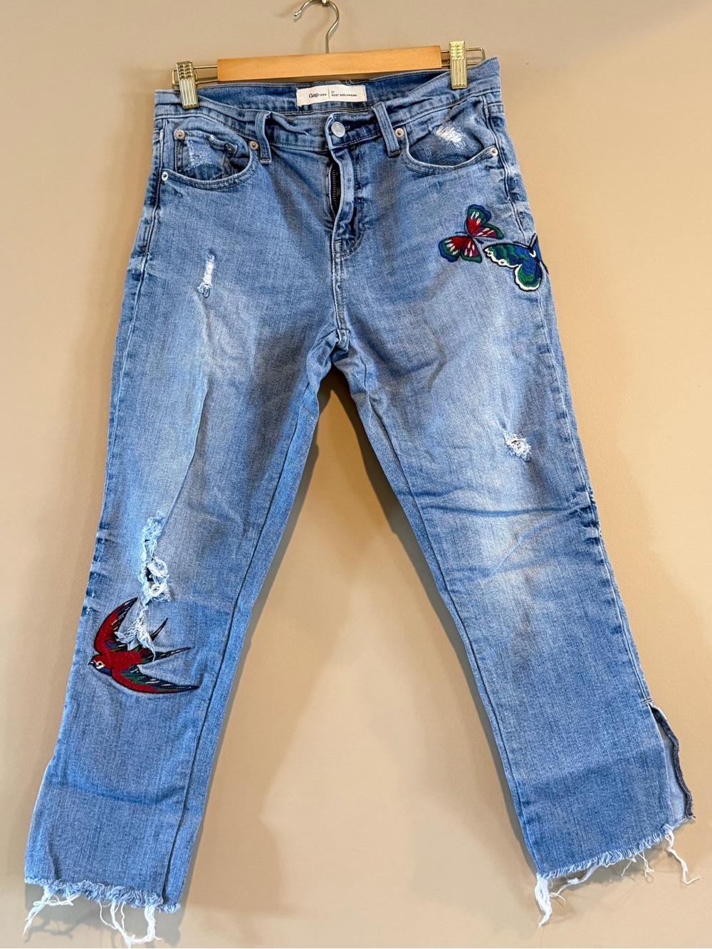 Gap 1969 Best Girlfriend Embroidered Distressed Jeans Size 27